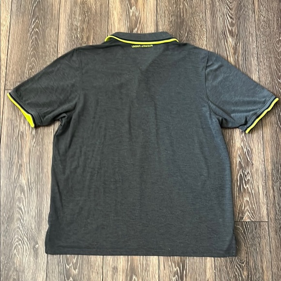 Under Armour Heat Gear Loose Gray Polo Shirt with Yellow Accents Mens XL - Picture 3 of 10